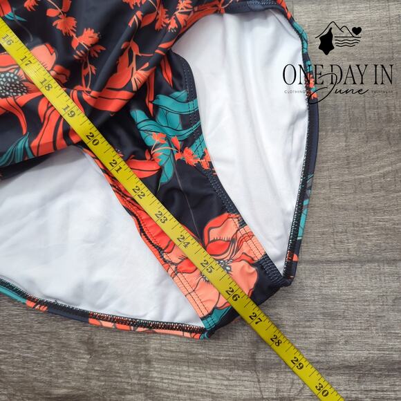 CharmLeaks V Front Tummy Control One Piece Swimsuit Size S - Picture 4 of 5